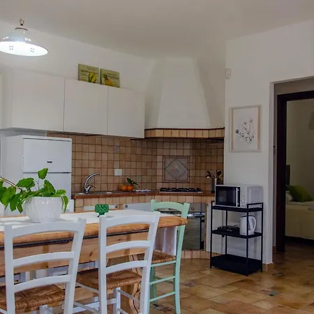 Дом отдыха La Tonnara Casesicule, Private Far 50 M From The Санта-Мария-дель-Фокалло