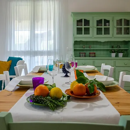 Дом отдыха La Tonnara Casesicule, Private Far 50 M From The