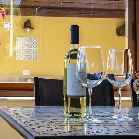 Дом отдыха La Tonnara Casesicule, Private Far 50 M From The Санта-Мария-дель-Фокалло